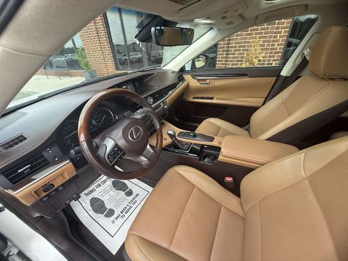 Used 2017 Lexus ES 350 w/ Premium Package FWD image 18