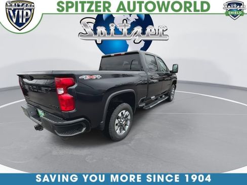 Used 2024 Chevrolet Silverado 2500 Custom w/ Custom Value Package image 9