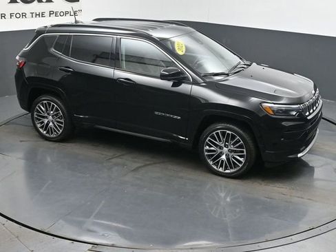 Used 2022 Jeep Compass Limited w/ Elite Group AWD/4WD image 38