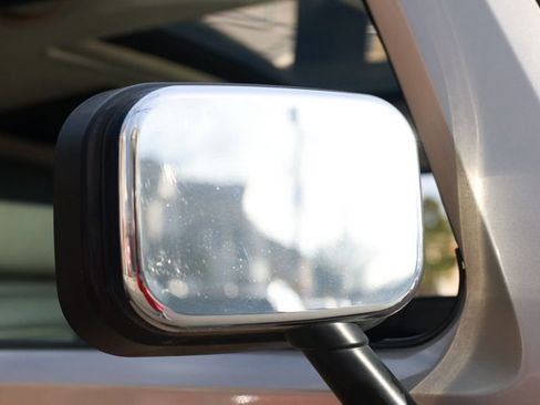 Used 2005 HUMMER H2 Base w/ Preferred Equipment Group image 31