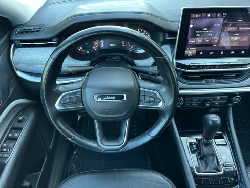Used 2022 Jeep Compass Latitude AWD/4WD image 14