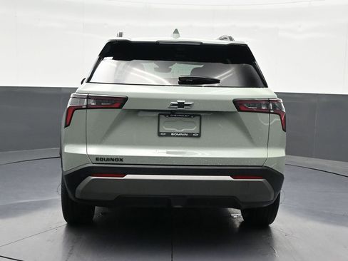 Used 2025 Chevrolet Equinox LT w/ Safety and Technology Package image 4