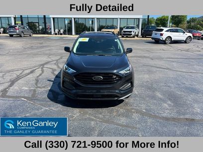 Used 2022 Ford Edge SE w/ Black Appearance Package