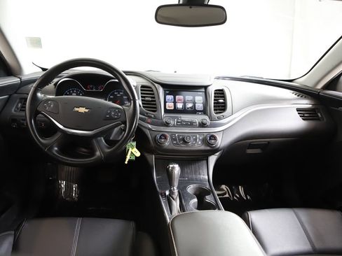 Used 2016 Chevrolet Impala LT w/ Convenience Package FWD image 10