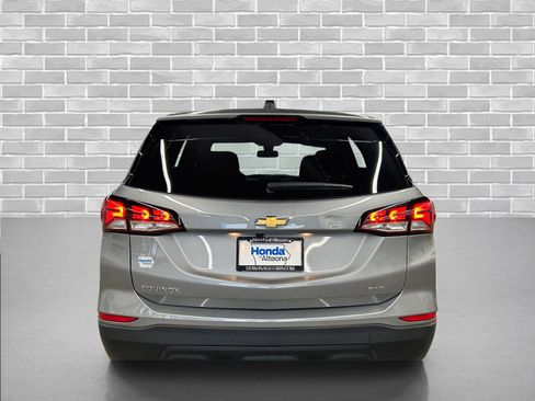 Used 2024 Chevrolet Equinox LS w/ LS Convenience Package image 4