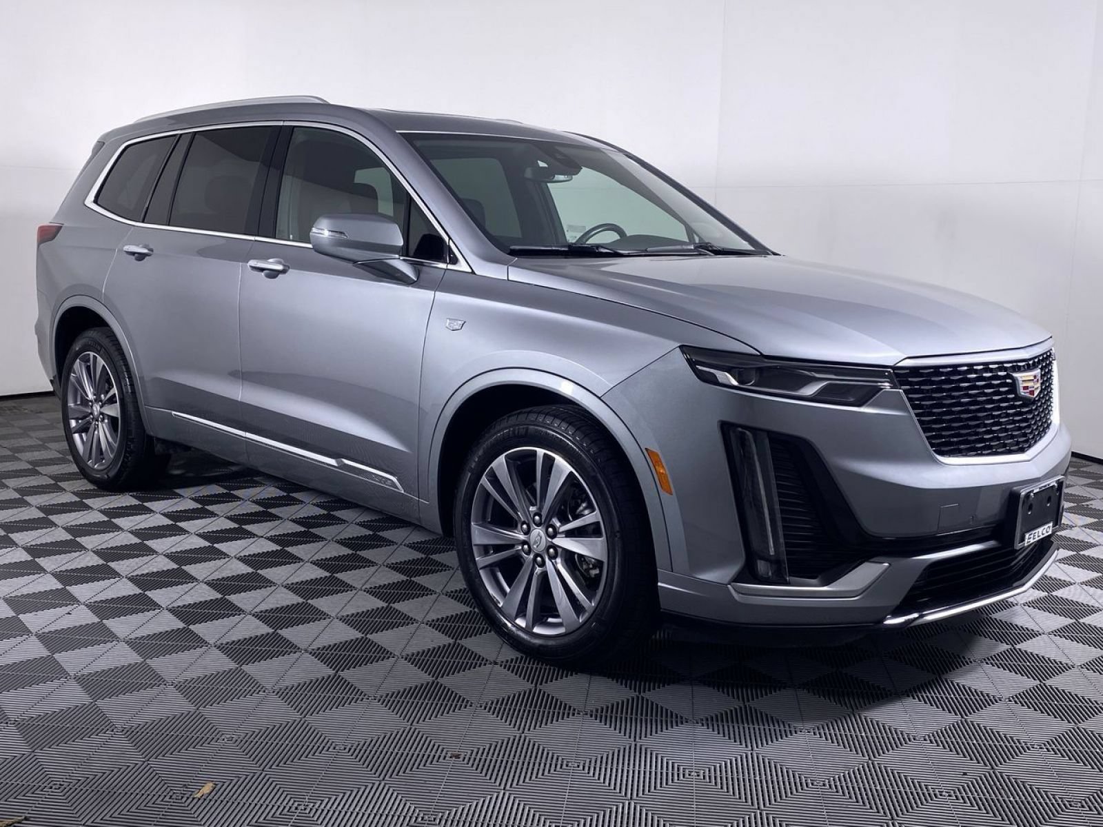Certified 2025 Cadillac XT6 Premium Luxury FWD image 22