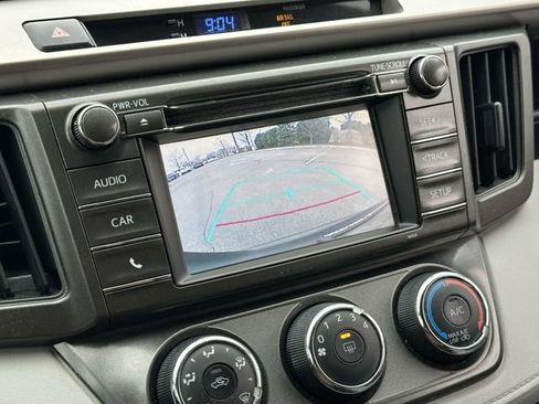 Used 2015 Toyota RAV4 LE image 27