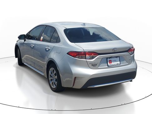 Used 2021 Toyota Corolla LE FWD image 6