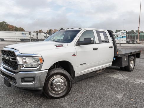 Used 2021 RAM 3500 Tradesman w/ Chrome Appearance Group image 2