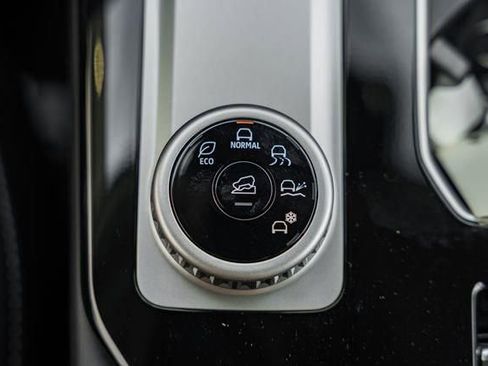 New 2025 Mitsubishi Outlander SE image 26