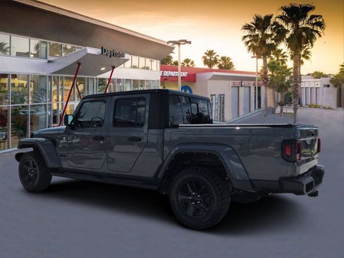 Used 2021 Jeep Gladiator Sport AWD/4WD image 5