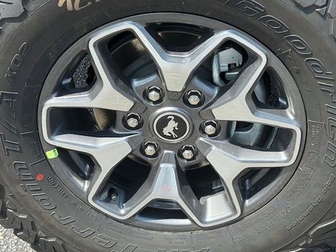 New 2025 Ford Bronco Badlands image 11