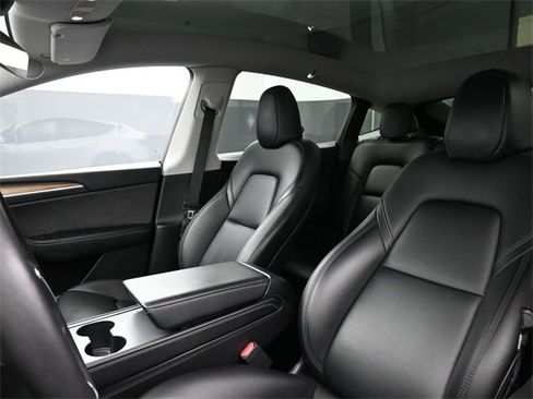 Used 2023 Tesla Model Y Long Range image 13