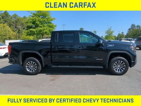 Used 2022 GMC Sierra 1500 AT4 w/ Technology Package AWD/4WD image 4