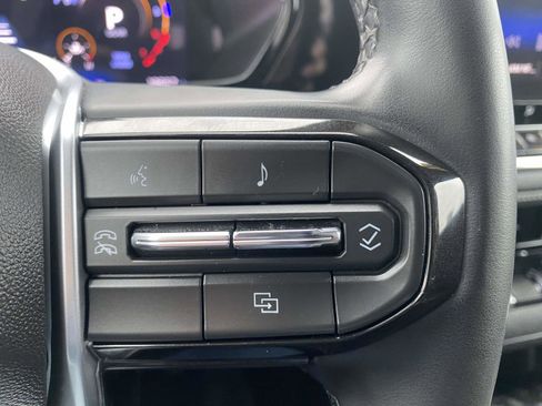 Used 2024 Chevrolet Colorado LT w/ LT Convenience Package II image 21