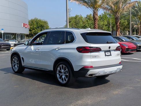 Used 2024 BMW X5 xDrive40i AWD/4WD image 3
