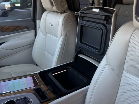 Used 2022 Cadillac Escalade Sport Platinum w/ LPO, ONYX Package image 14