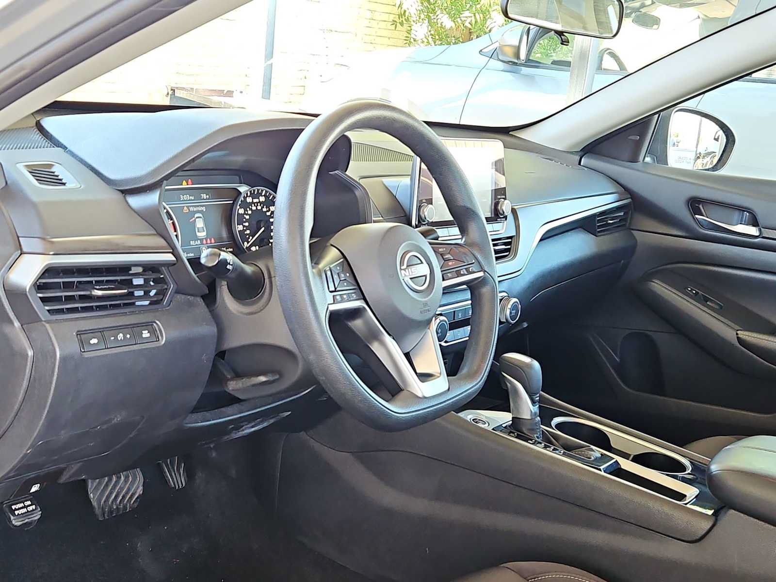 Used 2024 Nissan Altima 2.5 SV FWD image 6