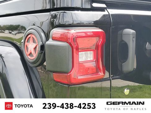 Used 2018 Jeep Wrangler Unlimited Sahara w/ Quick Order Package 24M Moab AWD/4WD image 16