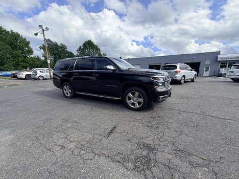 Used 2015 Chevrolet Suburban LTZ AWD/4WD image 9