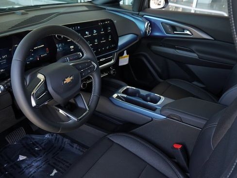 New 2025 Chevrolet Equinox EV LT image 22