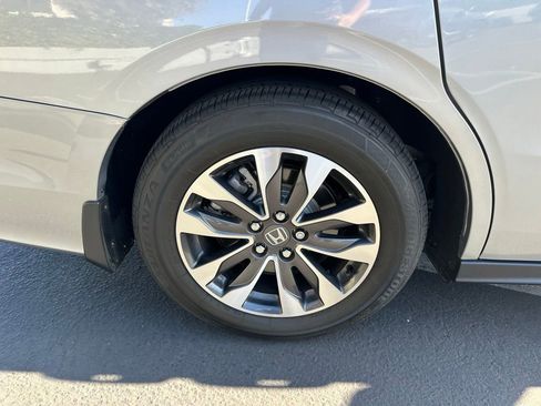 Used 2024 Honda Odyssey EX-L image 4