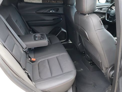 Used 2023 Chevrolet TrailBlazer RS w/ Sun and Liftgate Package FWD image 18