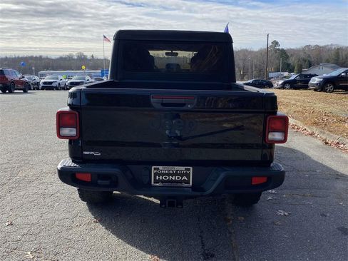 Used 2021 Jeep Gladiator Sport image 4
