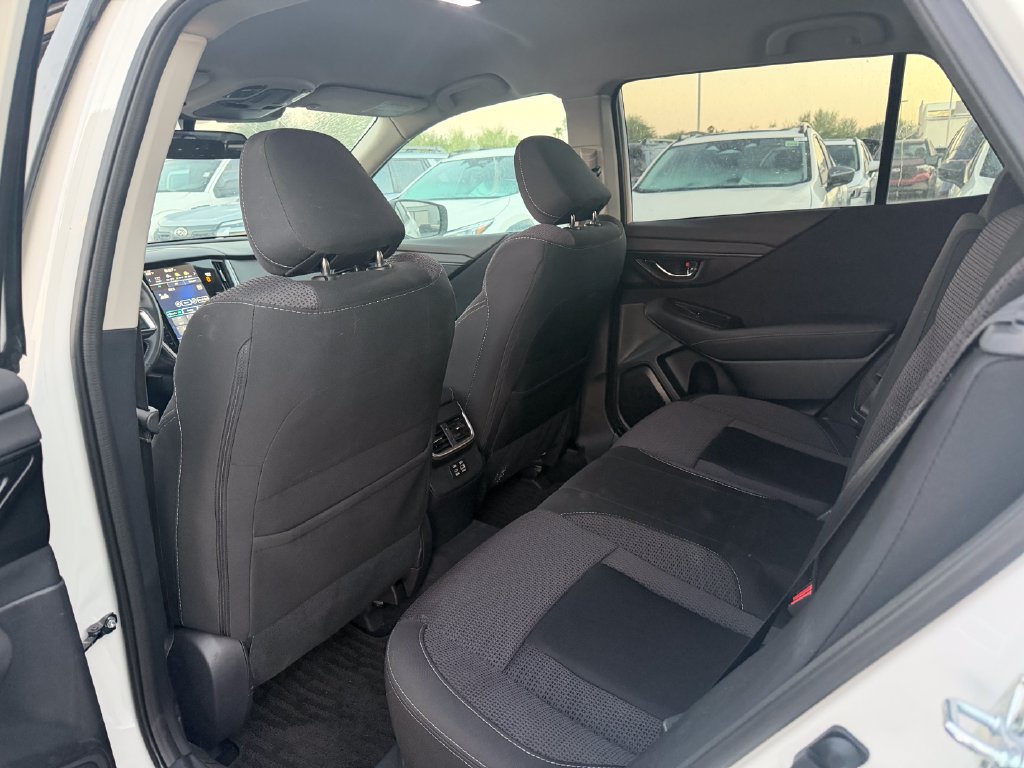Used 2025 Subaru Outback Premium AWD/4WD image 6
