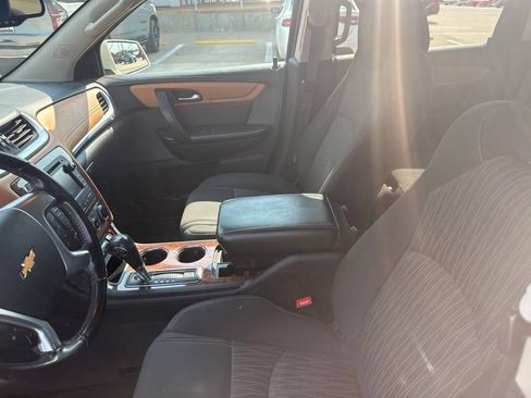 Used 2014 Chevrolet Traverse LT AWD/4WD image 2