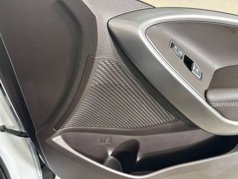 Used 2017 Hyundai Santa Fe Sport image 29