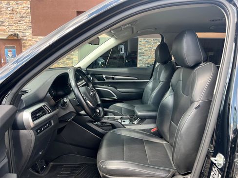 Used 2020 Kia Telluride LX FWD image 9