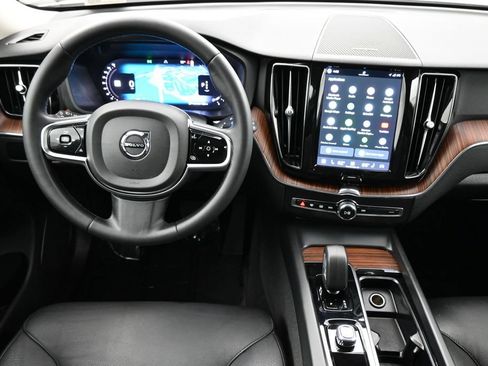Used 2023 Volvo XC60 B5 Plus FWD image 6