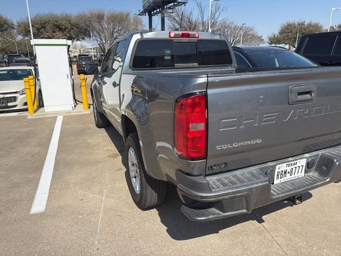 Used 2022 Chevrolet Colorado LT w/ LT Convenience Package image 6