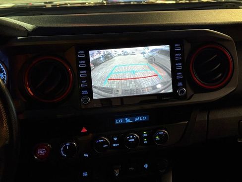 Used 2021 Toyota Tacoma TRD Off-Road AWD/4WD image 12