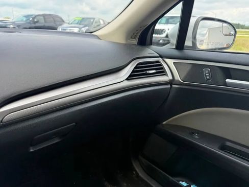 Used 2017 Ford Fusion S FWD image 18