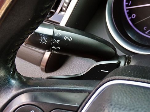 Used 2020 Toyota Camry SE FWD image 32