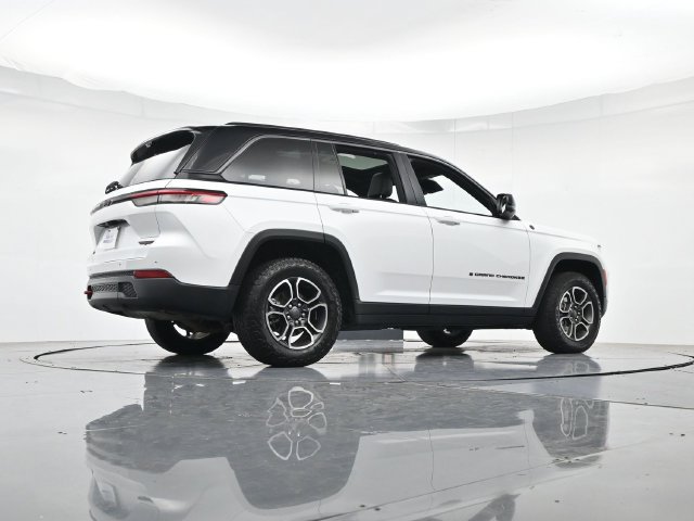 Used 2022 Jeep Grand Cherokee Trailhawk w/ ADV Protech Group II AWD/4WD image 35