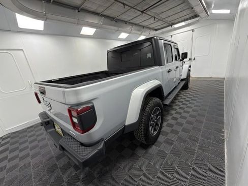 Used 2022 Jeep Gladiator Overland w/ LED Lighting Group AWD/4WD image 6