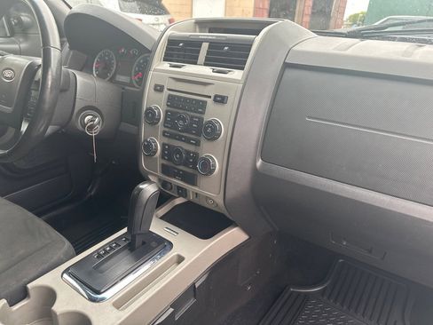 Used 2010 Ford Escape XLT image 8