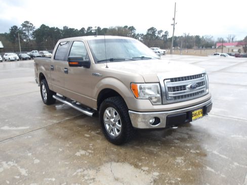 Used 2014 Ford F150 XLT w/ Equipment Group 302A Luxury image 4
