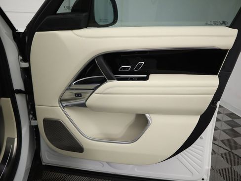 Used 2024 Land Rover Range Rover Autobiography image 26