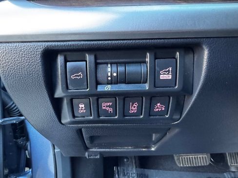 Used 2018 Subaru Outback 2.5i Limited image 30