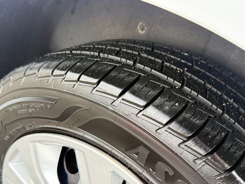 Used 2020 Ford Transit Connect XL image 42