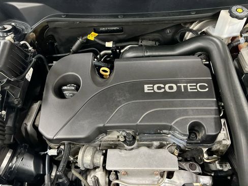 Used 2018 Chevrolet Equinox LT FWD image 24