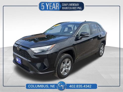 Used 2025 Toyota RAV4 XLE AWD/4WD image 1