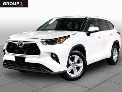 Used 2023 Toyota Highlander LE