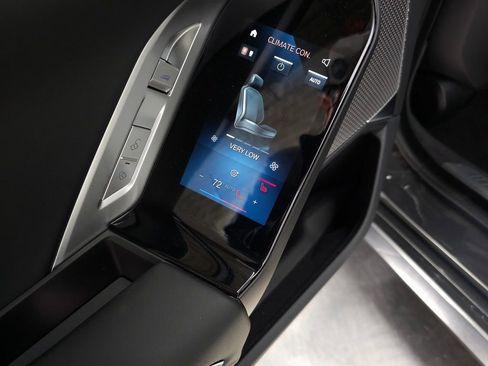 New 2025 BMW 760i xDrive w/ Premium Package image 33