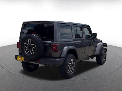 Used 2025 Jeep Wrangler Unlimited Sahara AWD/4WD image 14