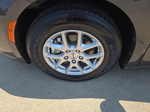 Used 2023 Chrysler Pacifica Touring-L FWD image 23